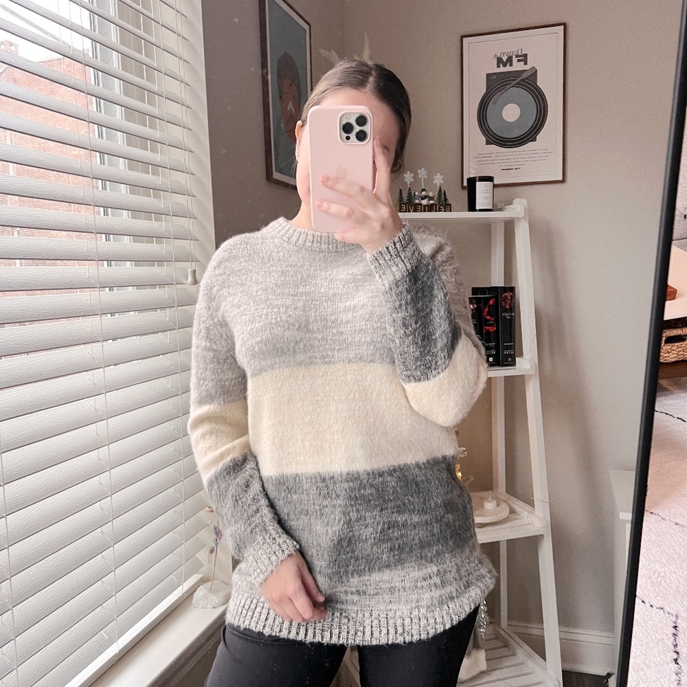 Target XS Grey White Color Block Sweater